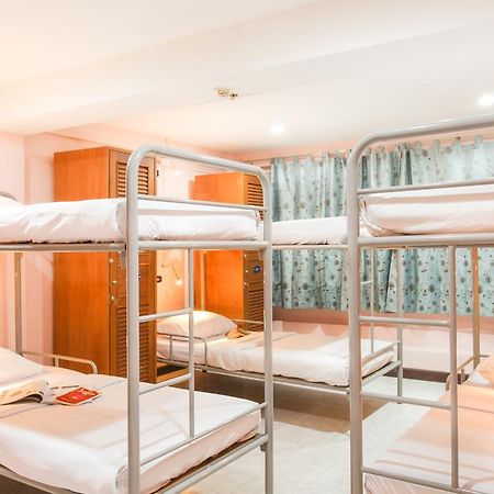 Hostel 8 Sukhumvit Soi 8 Bangkok Szoba fotó