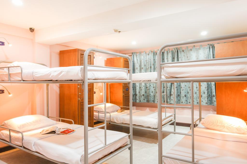Hostel 8 Sukhumvit Soi 8 Bangkok Szoba fotó