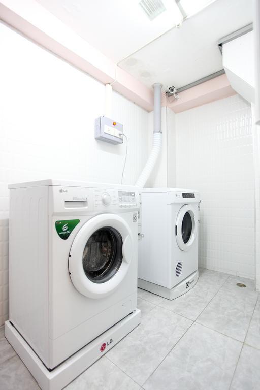 Hostel 8 Sukhumvit Soi 8 Bangkok Kültér fotó